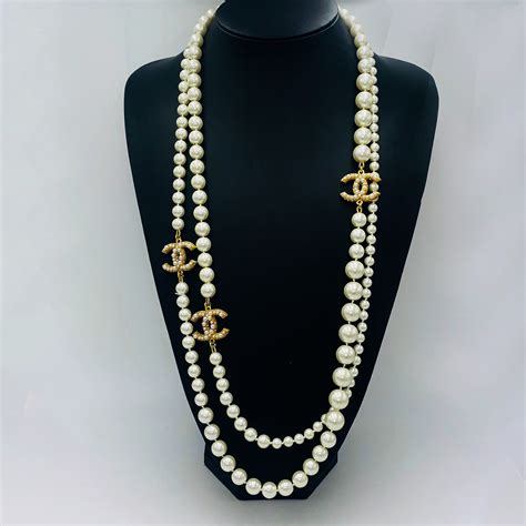 chanel statement necklace|chanel logo necklace with pearls.